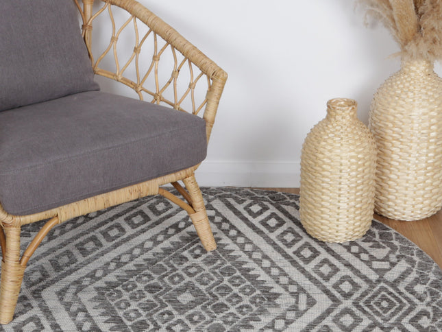 Amritsar Majitha Charcoal & Beige Round Cotton Blend Rug