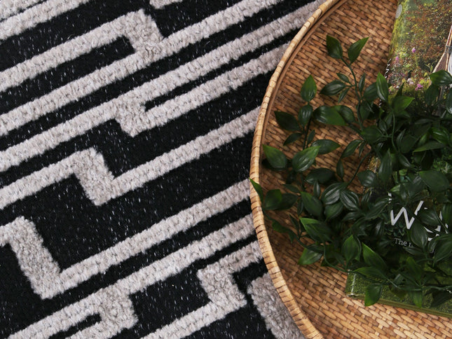 Ares Arcadia Geomteric Black and White Rug