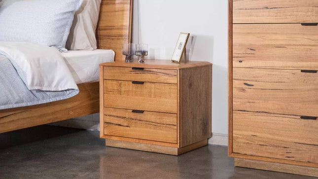 Galway Bedside