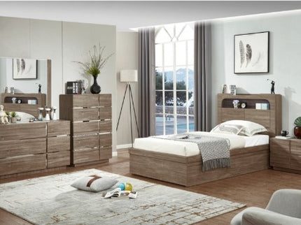 Hannah 5 Pce Queen Dresser Mirror Suite - Light Oak