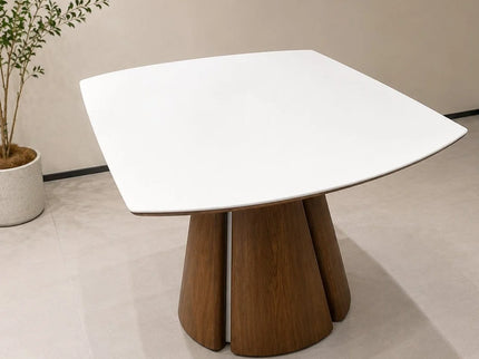 Valentino 5Pce Round Extendable Dining Suite W/ Flynn Chairs